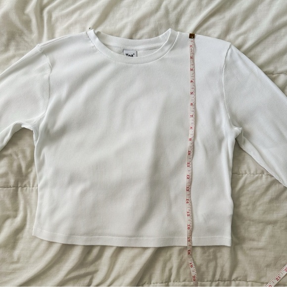 TNA- Aritzia White HomeStretch™ Crew Waist Longsleeve size Large - Picture 7 of 10